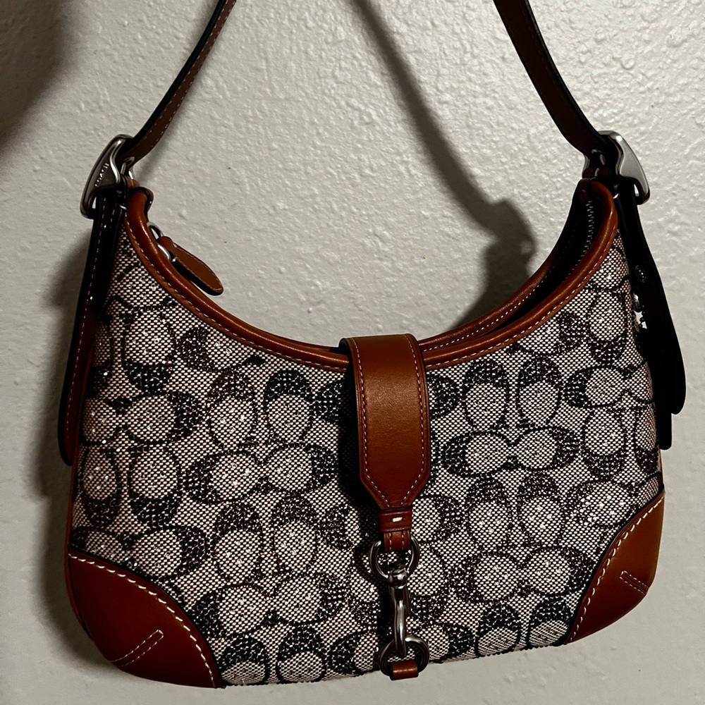 Coach Hamptons Hobo Bag In Crystal Signature Jacquard